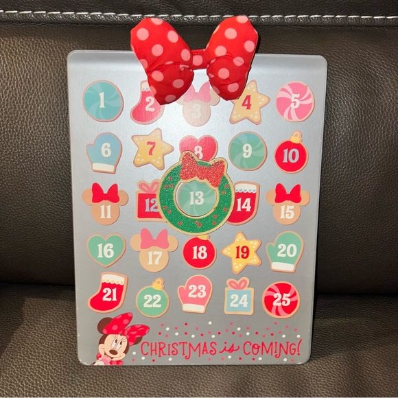 Hallmark Disney Minnie Mouse Christmas
Countdown Advent Calendar Magnetic - Picture 8 of 11